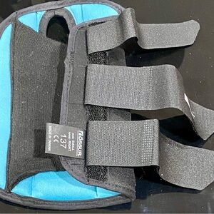 Ossur Formfit 8" Wrist Brace - Tendonitis, Carpal Tunnel, Soft Tissue Injuries